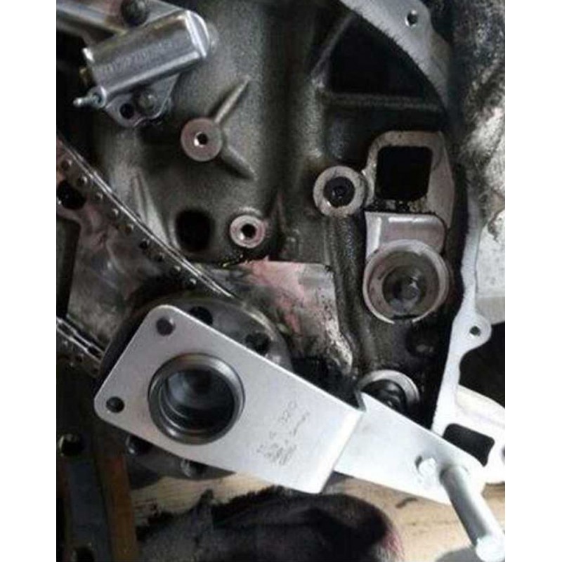 BMW N47, N57 crankshaft locking tool